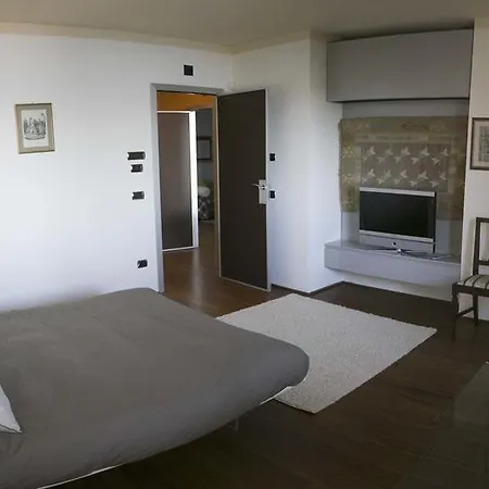 Paola's Appartement Belgirate